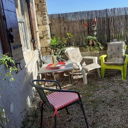 Petite Maison Dans La Campagne A 10 Mn A Pied Du Centre Ville Арль Екстер'єр фото