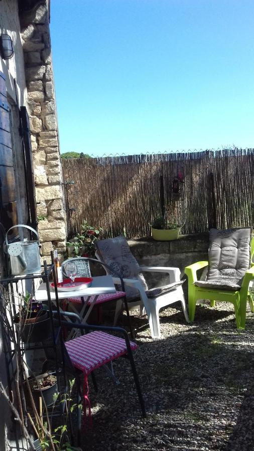 Petite Maison Dans La Campagne A 10 Mn A Pied Du Centre Ville Арль Екстер'єр фото