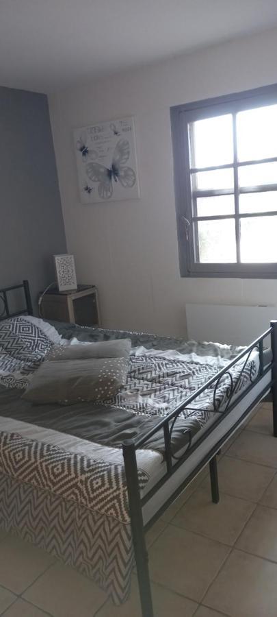 Petite Maison Dans La Campagne A 10 Mn A Pied Du Centre Ville Арль Екстер'єр фото